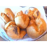 Eine Tüte frische Brötchen